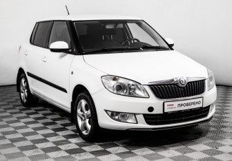 Подержанный автомобиль Skoda Fabia Hatchback 2012 года (3 фото)