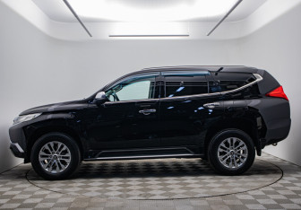 Подержанный автомобиль Mitsubishi Pajero Sport 2019 года (2 фото)