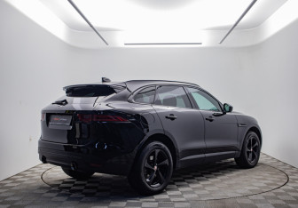 Подержанный автомобиль Jaguar F-Pace 2018 года (5 фото)