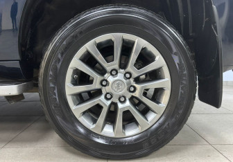 Подержанный автомобиль Toyota Land Cruiser Prado 2020 года (9 фото)
