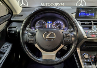 Подержанный автомобиль Lexus NX 2015 года (16 фото)