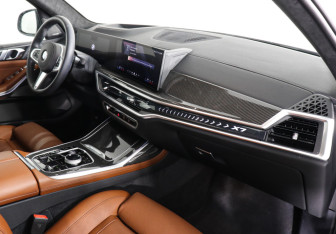 Новый BMW X7 2025 (12 фото)