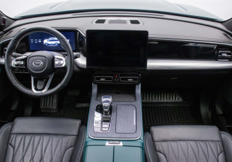 Подержанный автомобиль GAC GS8 2023 года (13 фото)