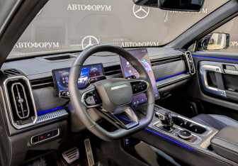 Подержанный автомобиль Jaecoo J7 2024 года (16 фото)