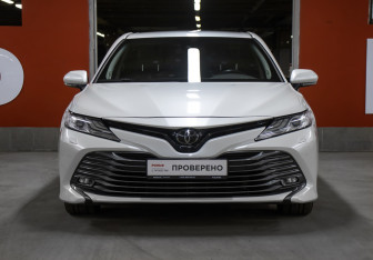 Подержанный автомобиль Toyota Camry Sedan 2020 года (2 фото)
