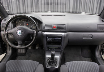 Подержанный автомобиль Skoda Octavia Liftback 2008 года (14 фото)