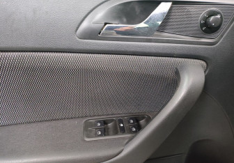 Подержанный автомобиль Skoda Yeti 2013 года (16 фото)