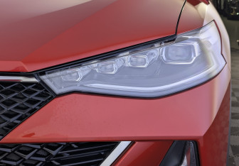 Подержанный автомобиль Haval F7x 2023 года (11 фото)