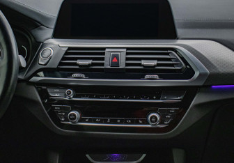 Подержанный автомобиль BMW X3 2019 года (14 фото)