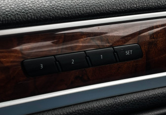 Подержанный автомобиль Volkswagen Touareg 2013 года (17 фото)