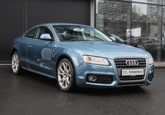 Подержанный автомобиль Audi A5 Coupe 2009 года (3 фото)