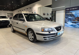 Подержанный автомобиль Hyundai Elantra Sedan 2005 года (3 фото)