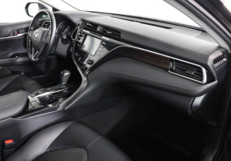 Подержанный автомобиль Toyota Camry Sedan 2020 года (6 фото)