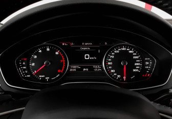Подержанный автомобиль Audi A4 Sedan 2017 года (12 фото)