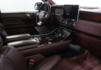 Подержанный автомобиль Lincoln Navigator 2018 года (9 фото)