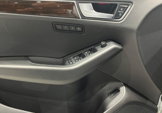 Подержанный автомобиль Audi Q5 2012 года (10 фото)
