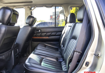 Подержанный автомобиль Nissan Patrol 2005 года (10 фото)