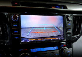 Подержанный автомобиль Toyota RAV4 2018 года (28 фото)