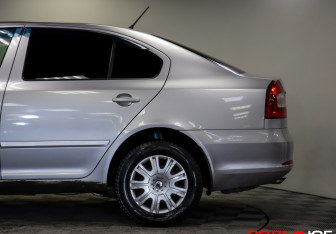 Подержанный автомобиль Skoda Octavia Liftback 2013 года (19 фото)