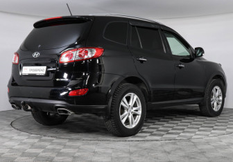 Подержанный автомобиль Hyundai Santa Fe 2011 года (3 фото)