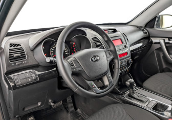 Подержанный автомобиль Kia Sorento 2017 года (16 фото)