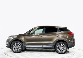 Подержанный автомобиль Geely Atlas 2019 года (8 фото)