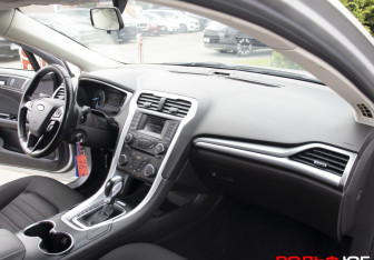 Подержанный автомобиль Ford Mondeo Sedan 2017 года (9 фото)