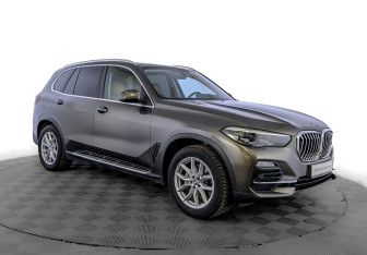 Подержанный автомобиль BMW X5 2020 года (3 фото)