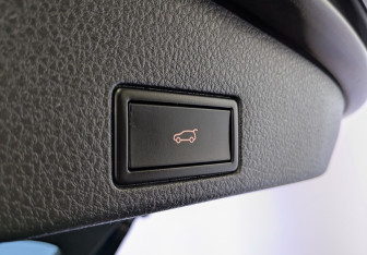 Подержанный автомобиль Volkswagen Touareg 2014 года (10 фото)