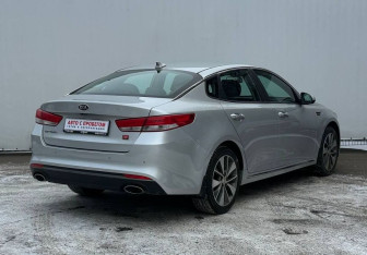 Подержанный автомобиль Kia Optima Sedan 2018 года (5 фото)