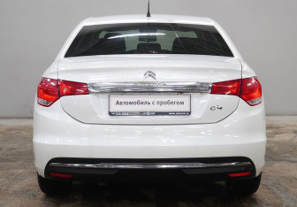 Подержанный автомобиль Citroen C4 Sedan 2016 года (6 фото)