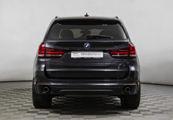 Подержанный автомобиль BMW X5 2017 года (6 фото)