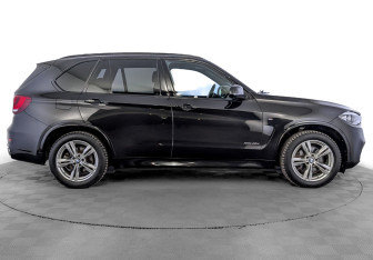 Подержанный автомобиль BMW X5 2018 года (4 фото)