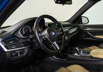 Подержанный автомобиль BMW X5 M 2016 года (11 фото)