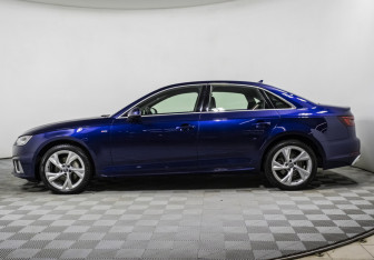 Подержанный автомобиль Audi A4 Sedan 2019 года (8 фото)