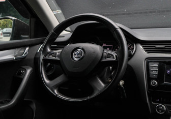 Подержанный автомобиль Skoda Octavia Liftback 2014 года (12 фото)