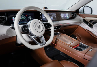 Подержанный автомобиль Voyah Free 2024 года (14 фото)