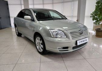 Подержанный автомобиль Toyota Avensis Sedan 2004 года (3 фото)