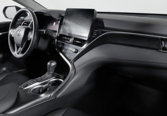 Подержанный автомобиль Toyota Camry Sedan 2023 года (9 фото)