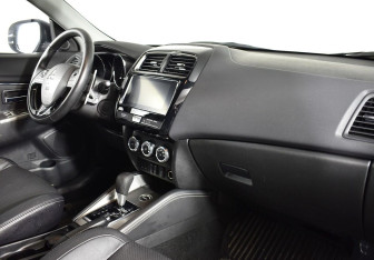 Подержанный автомобиль Mitsubishi ASX 2018 года (7 фото)