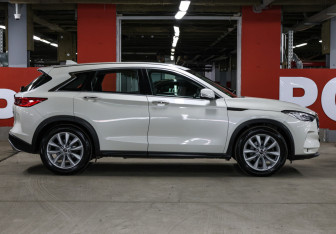Подержанный автомобиль Infiniti QX50 2018 года (4 фото)
