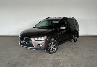 Подержанный автомобиль Mitsubishi Outlander 2011 года (1 фото)