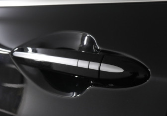 Подержанный автомобиль Genesis G80 2019 года (14 фото)