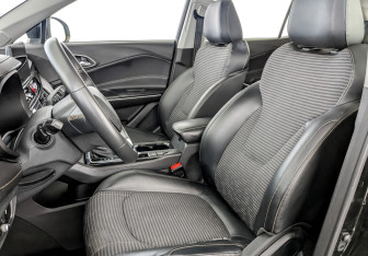 Подержанный автомобиль Москвич 3 2023 года (20 фото)