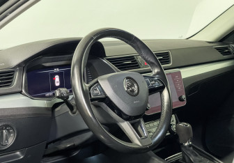 Подержанный автомобиль Skoda Superb Liftback 2018 года (13 фото)