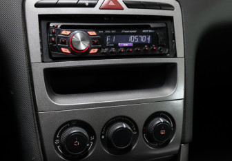 Подержанный автомобиль Peugeot 308 Hatchback 2011 года (18 фото)