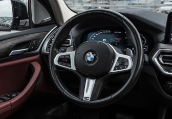 Подержанный автомобиль BMW X3 2021 года (11 фото)