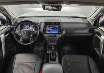 Подержанный автомобиль Toyota Land Cruiser Prado 2021 года (11 фото)