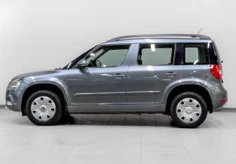 Подержанный автомобиль Skoda Yeti 2017 года (8 фото)