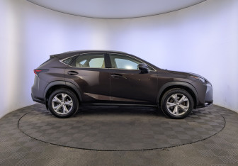 Подержанный автомобиль Lexus NX 2015 года (4 фото)